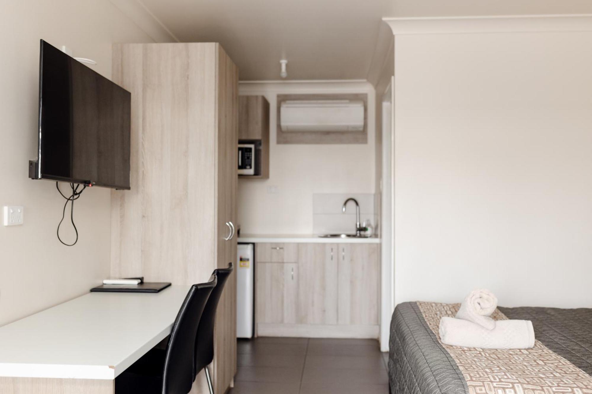 Starline Motor Inn Miles Exterior foto