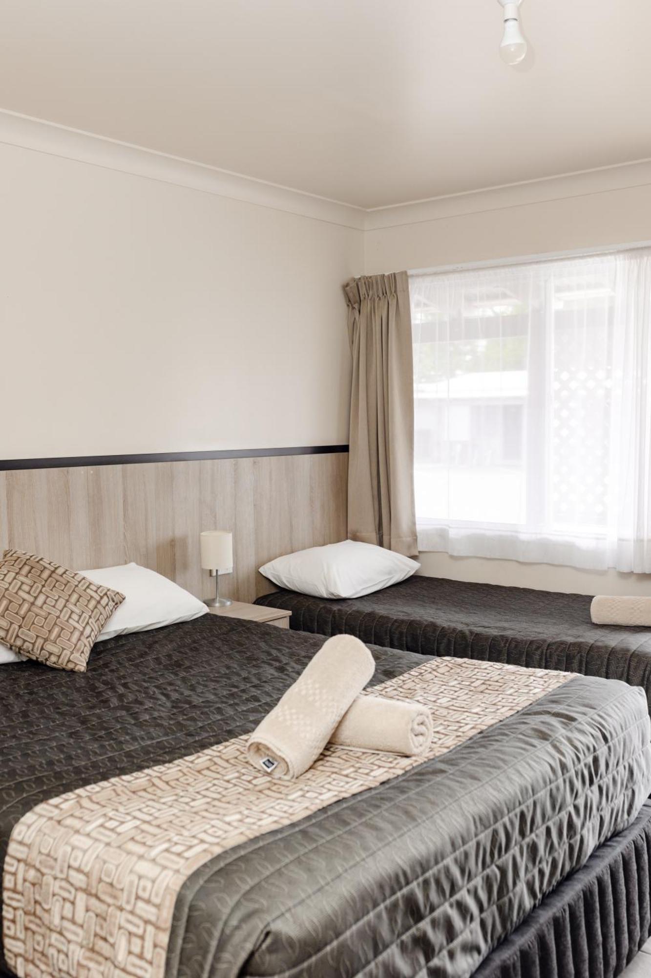 Starline Motor Inn Miles Exterior foto