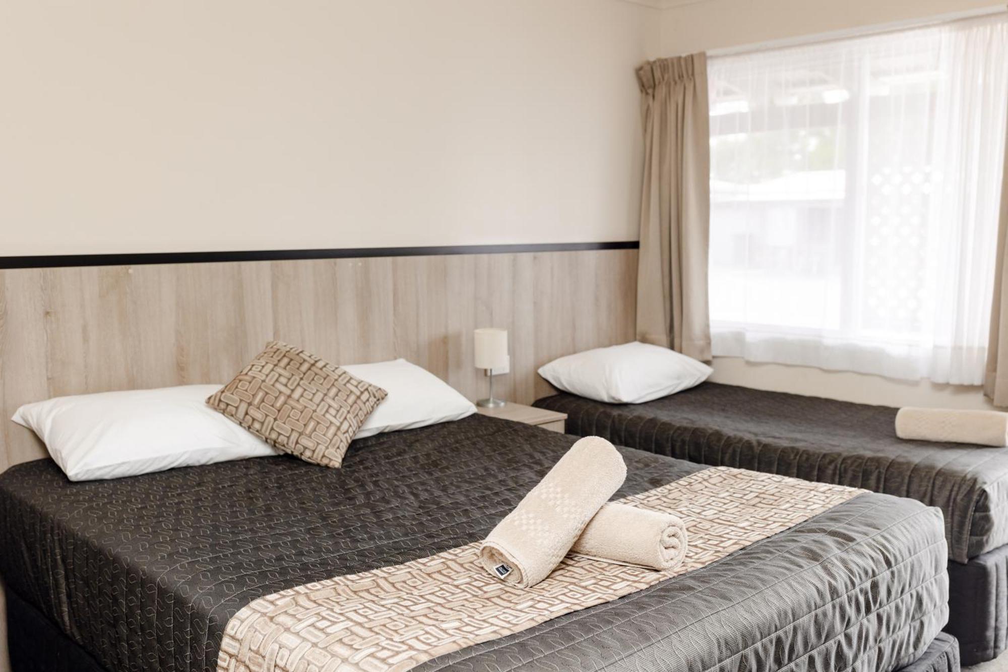 Starline Motor Inn Miles Exterior foto